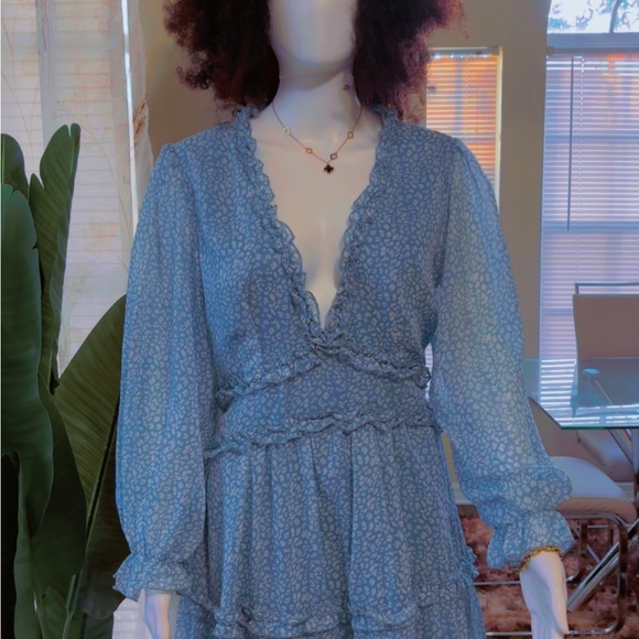 Elegant Blue Ruffle Dress - Picture 3 of 5